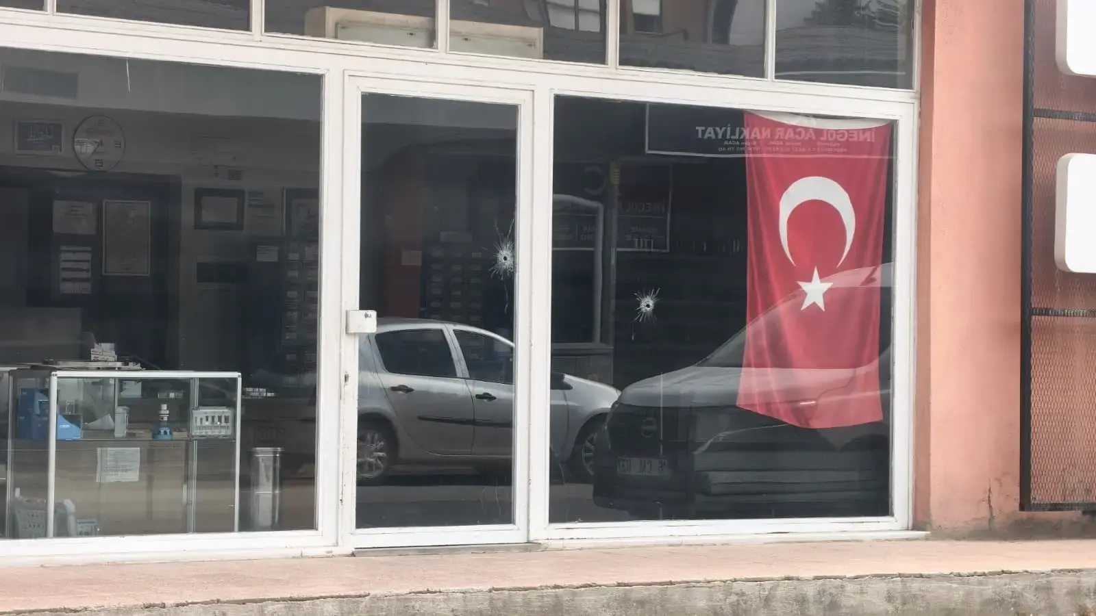Bursa'da iş yerine kurşun yağmuru! Motosikletli saldırganlar kayıplara karıştı