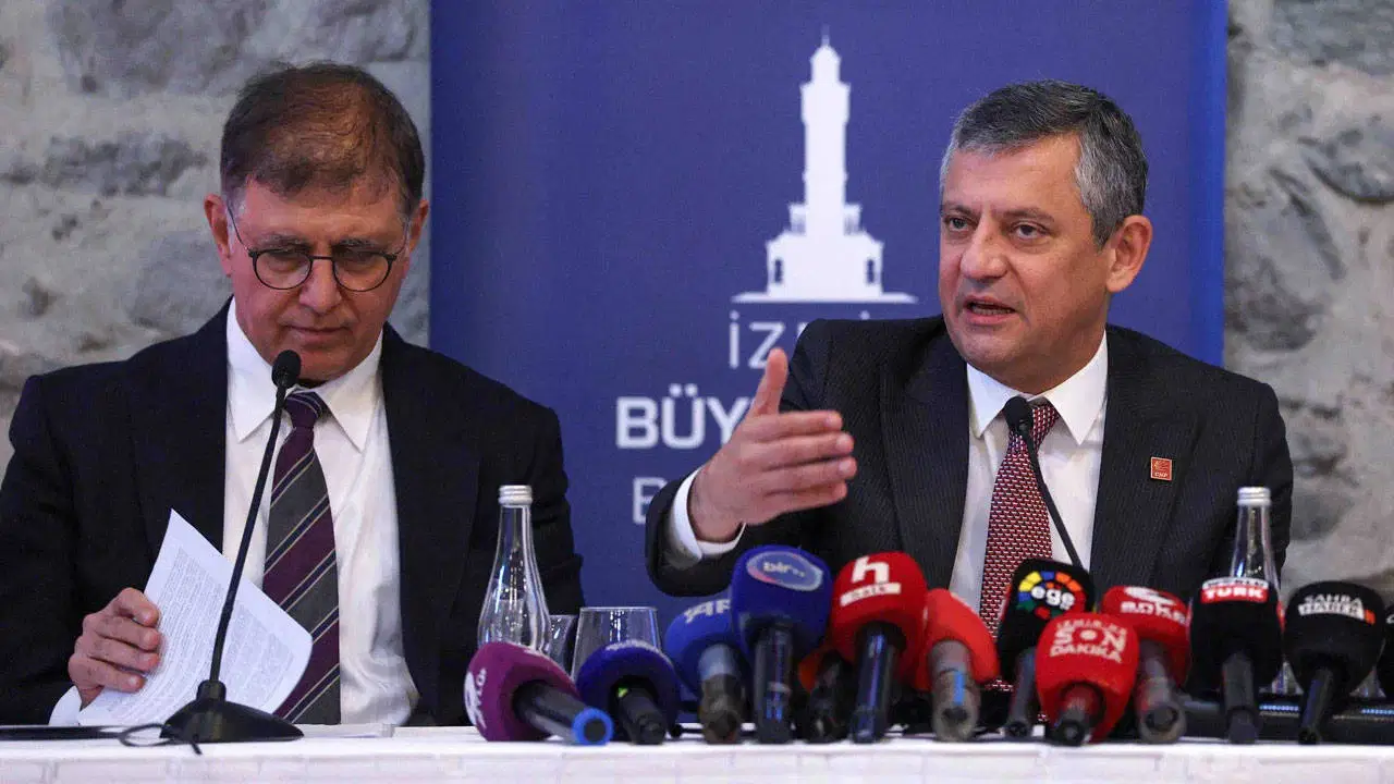 Özgür Özel'den 'Cemil Tugay' açıklaması: 'Bunlar hak ediyor' demedim, istifasına rızam yok'