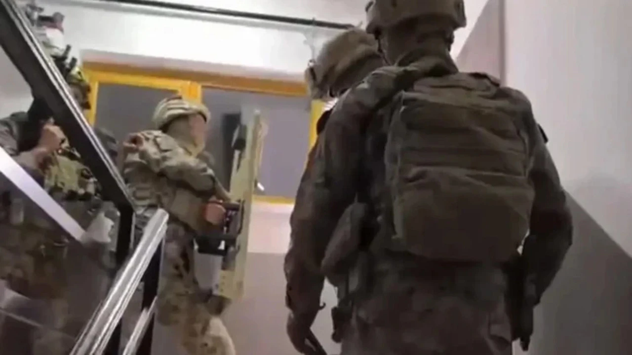 81 ilde dev FETÖ operasyonu: Gözaltı sayısı 704 oldu