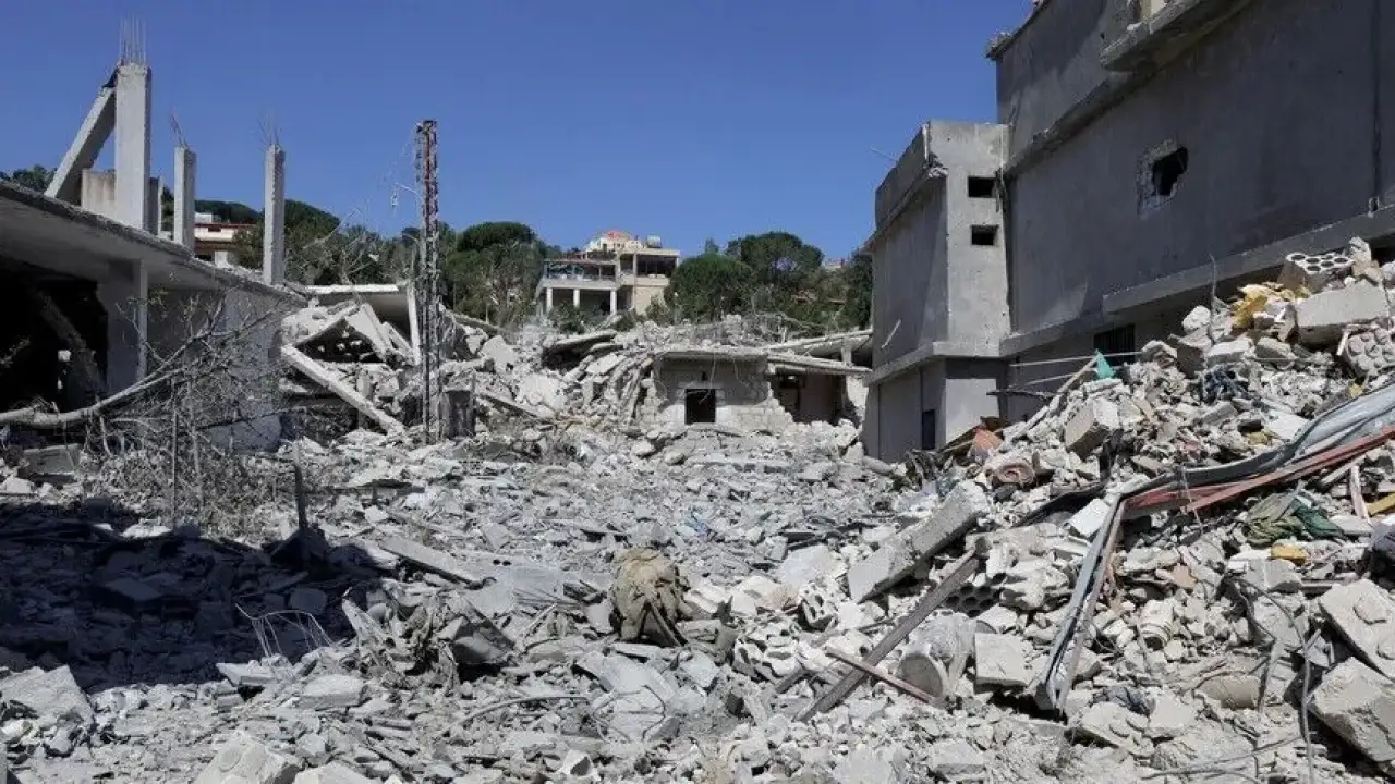 İsrail ordusu ateşkese rağmen Lübnan'da yıkım ve saldırılarını sürdürdü