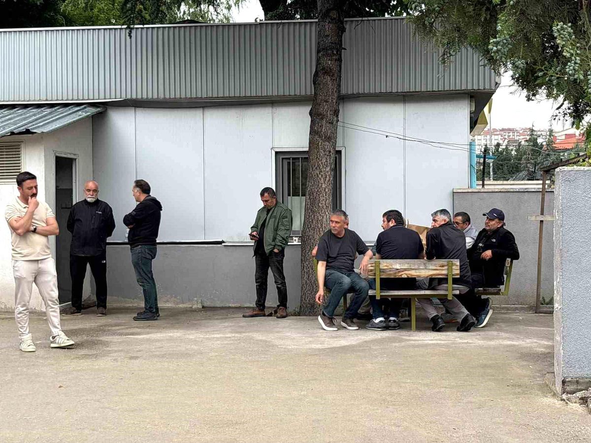 Akranının bıçaklayarak öldürdüğü 16 yaşındaki çocuğun babası feryat etti: "Benim ciğerim yanıyor, bitmiş haldeyim"