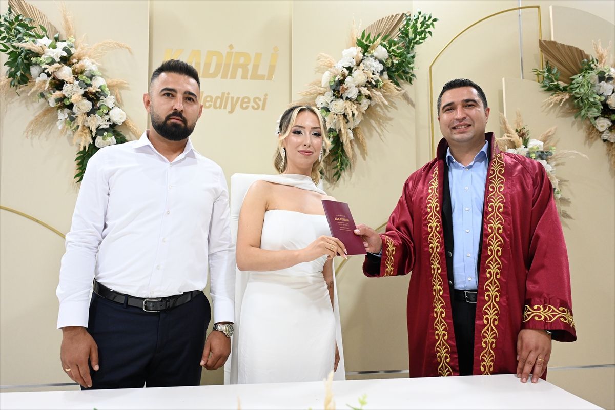 Osmaniye'de nikah dairesinde "26.06.2026" yoğunluğu yaşandı
