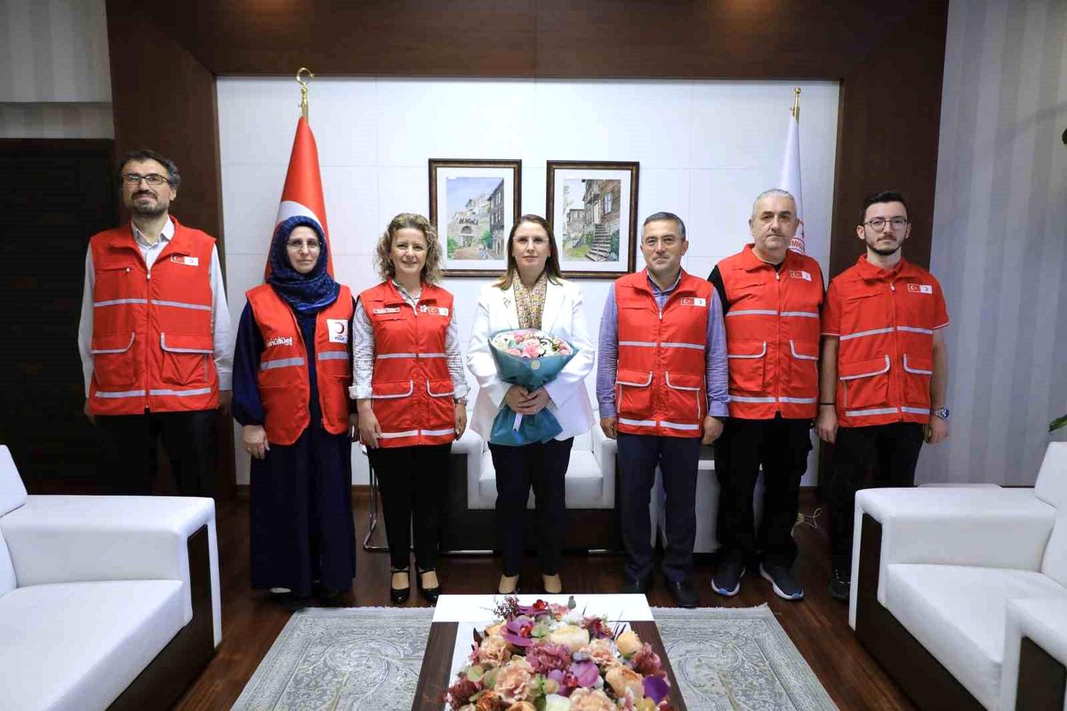 Kızılay'dan Vali Nurtaç Arslan'a teşekkür