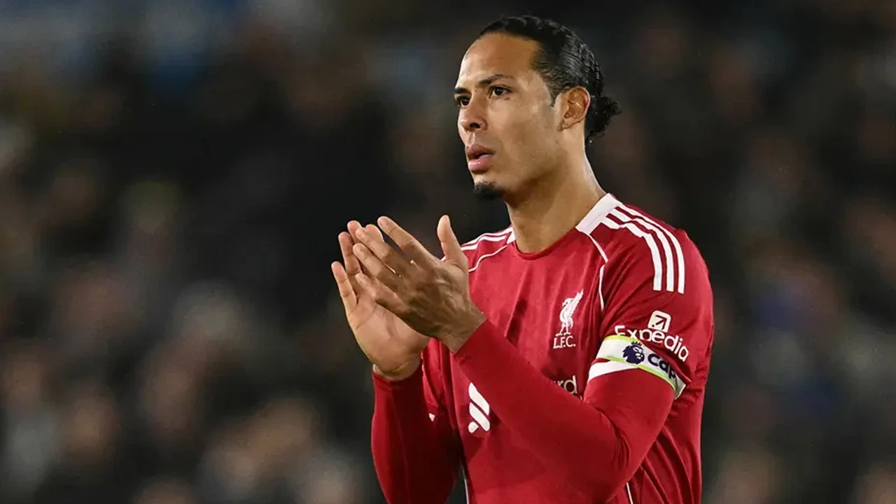 Van Dijk için karar verildi: Liverpool'dan ayrılmıyor