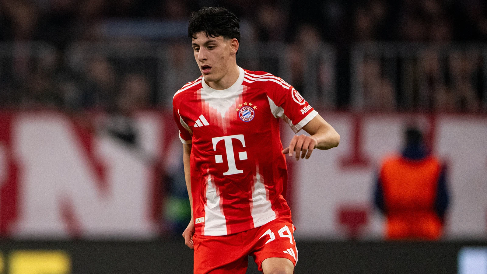Bayern Münih, Türk futbolcusu Deniz Ofli'yi kiralıyor