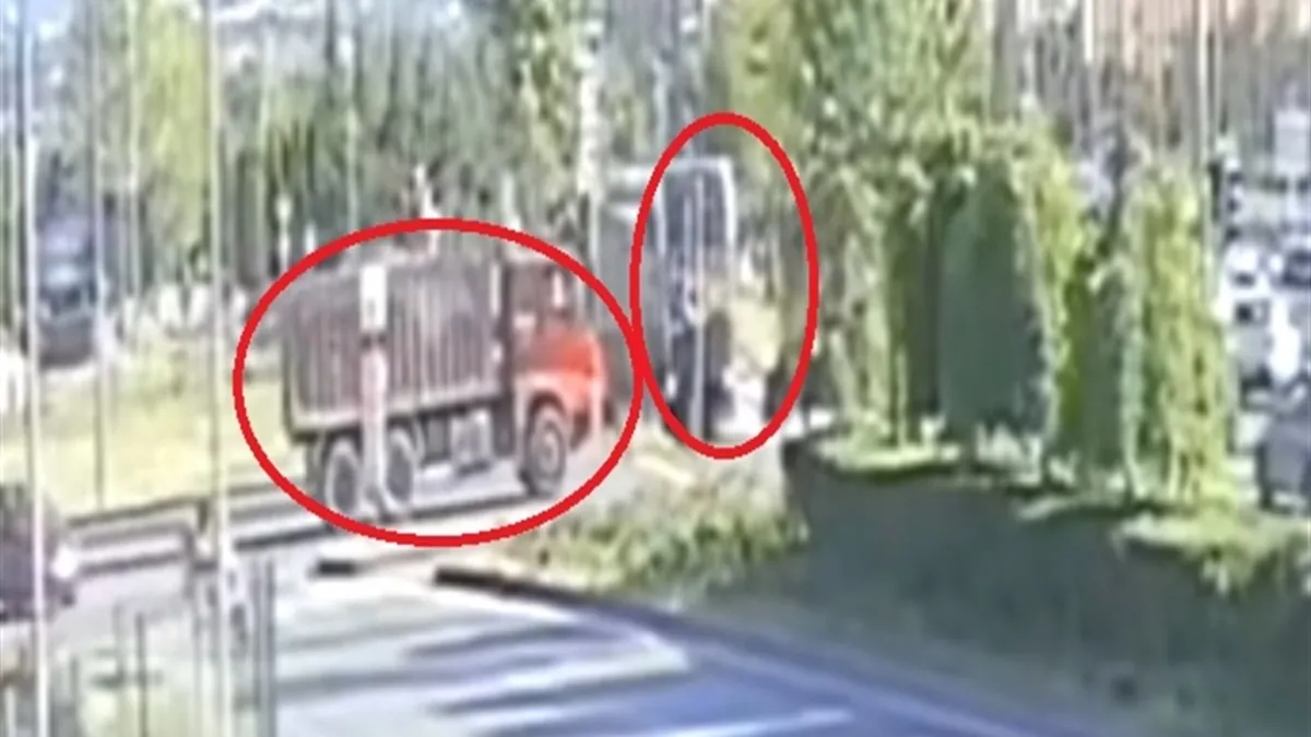 Kayseri'de tramvay ve kamyon çarpıştı: Feci kazada 5 kişi yaralandı
