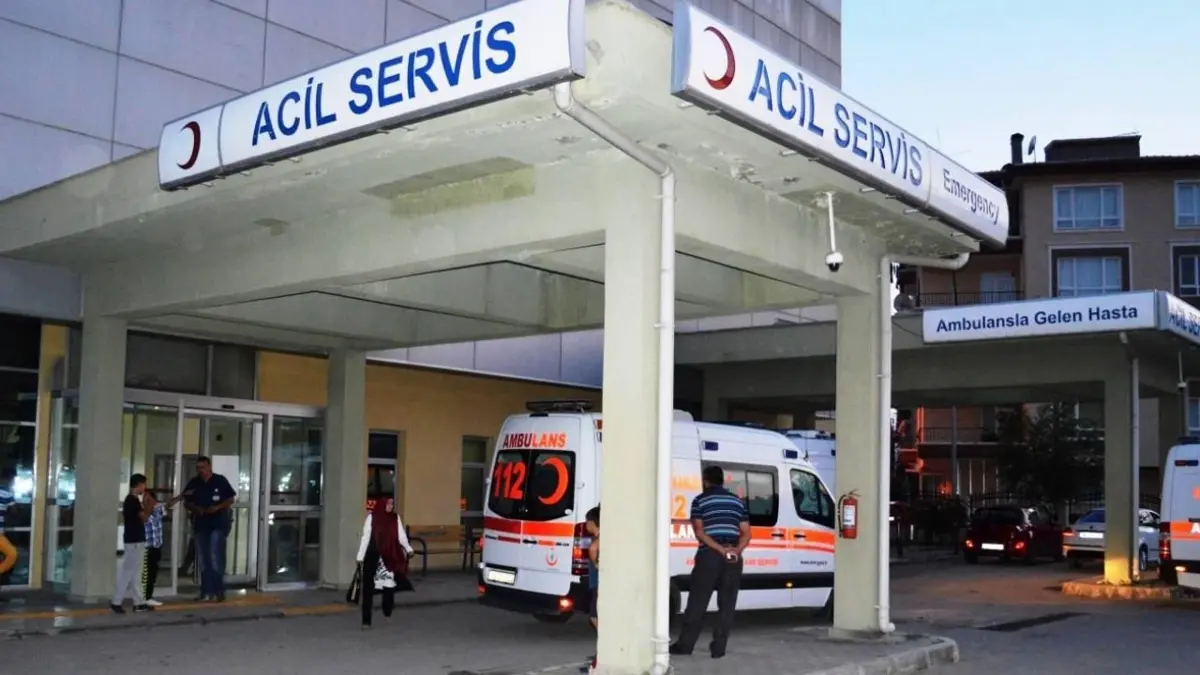 Denizli'de çifte facia! Evlat acısı yaşayan baba eşini ezdi
