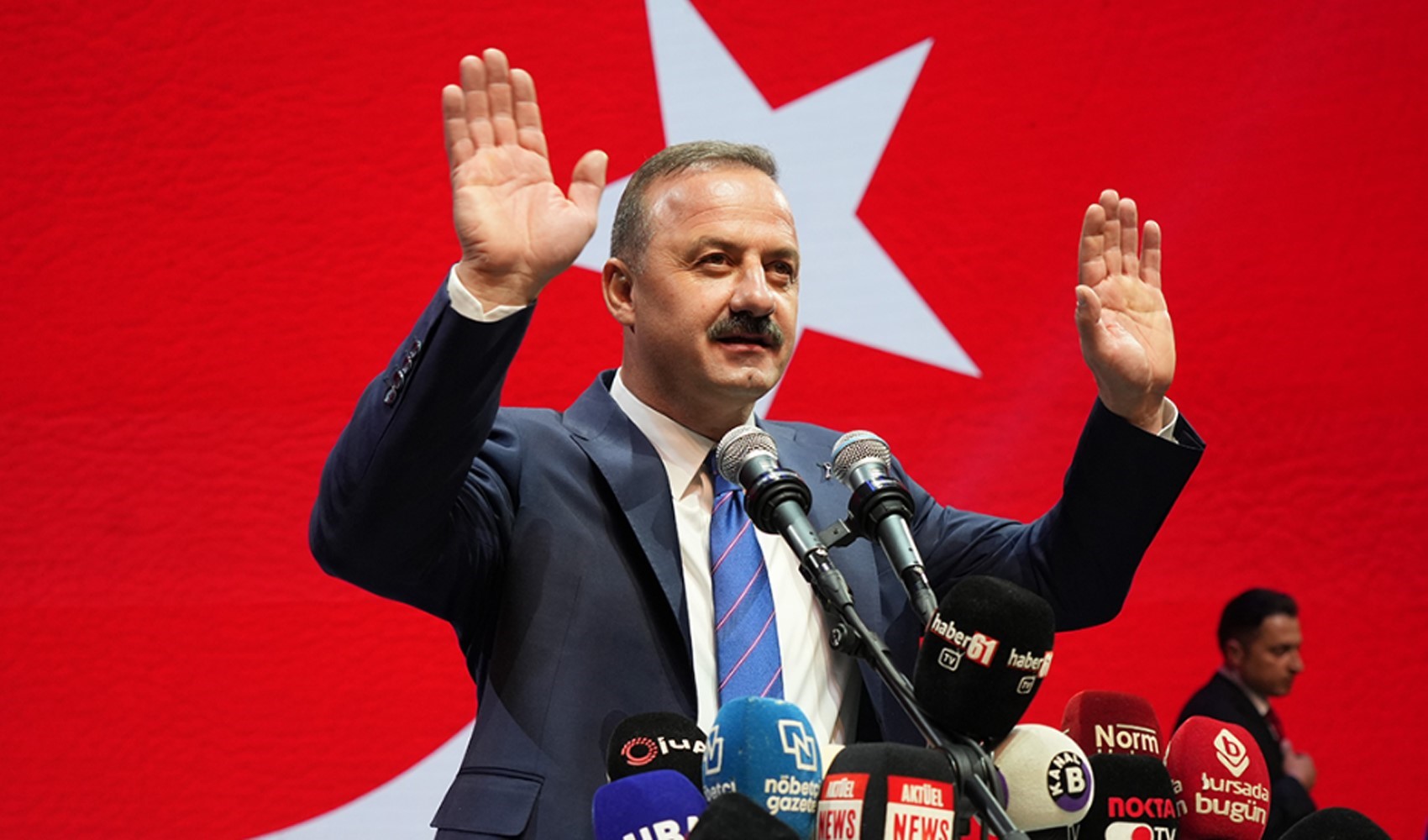 Yavuz Ağıralioğlu'ndan Bakan Tekin'e 'Türk tarihini parçalamayın' uyarısı: Osmanlı ve Cumhuriyet birbirinin devamıdır