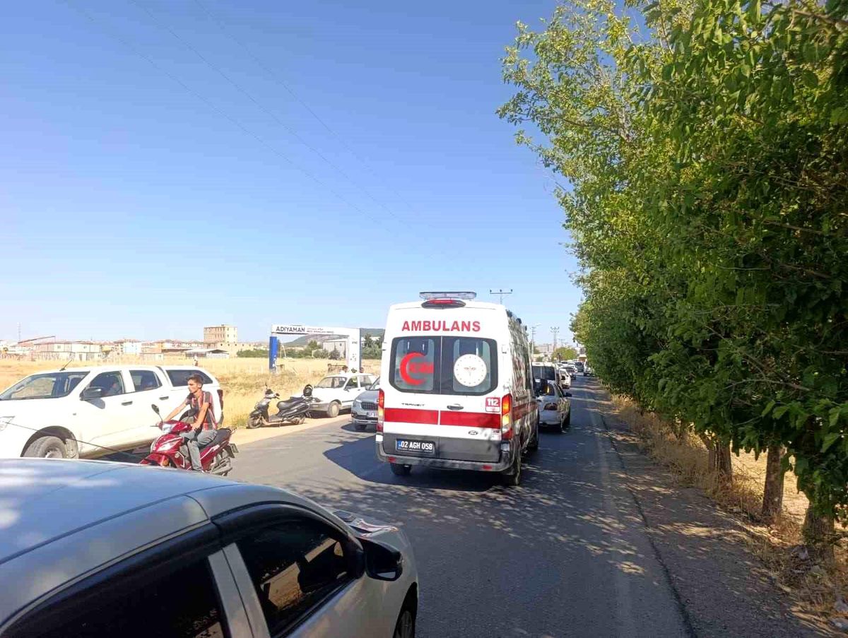 Adıyaman'da otomobil ile araç çarpıştı: 1 yaralı