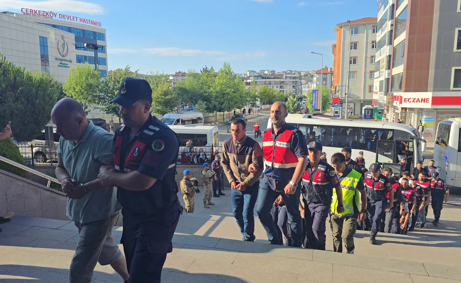5 ilde yasa dışı bahis operasyonu: Adliyeye sevk edildiler