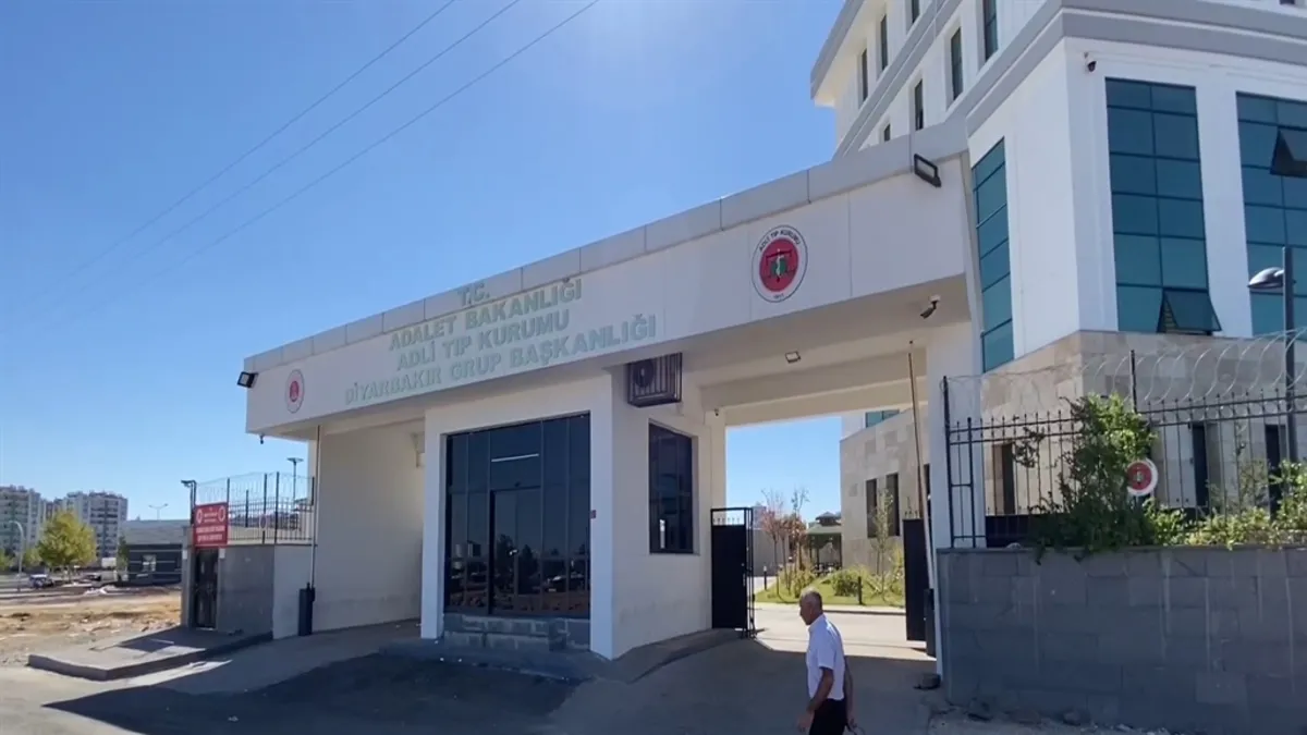 Diyarbakır'da acı olay: Silah oyunu faciayla bitti! İkizlerden Emre hayatını kaybetti