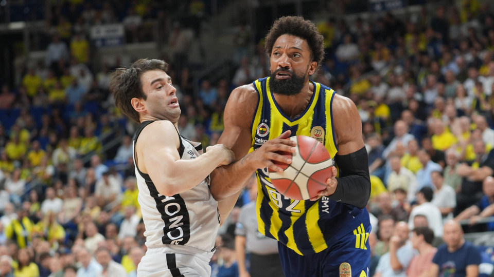 Basketbol Süper Ligi play-off final serisinde üçüncü maç yarın oynanacak