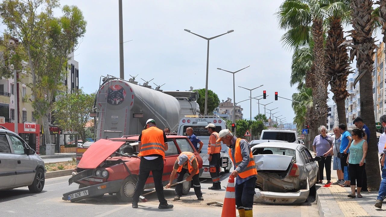 Mersin’de zincirleme trafik kazası: 1 yaralı
