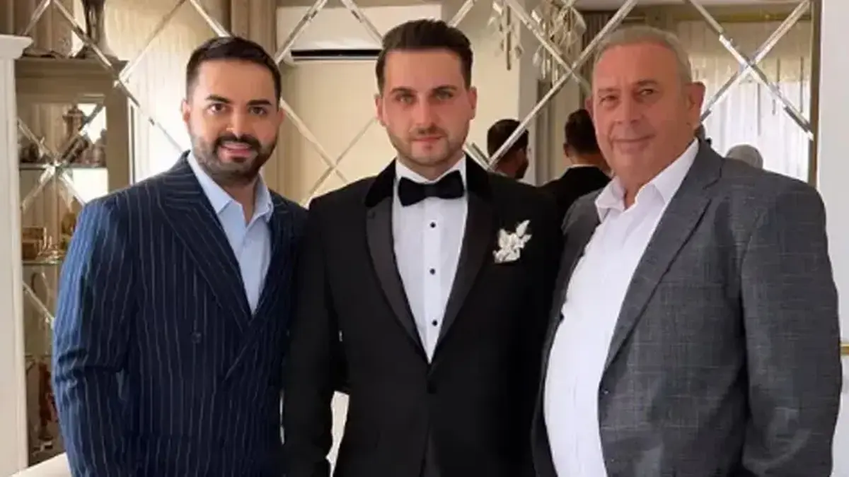 8 Bilezik, 2 Gelin Seti! Düğüne Damga Vurdu... Kadir Ezildi Kardeşinin Düğününde Altın Yağdırdı!