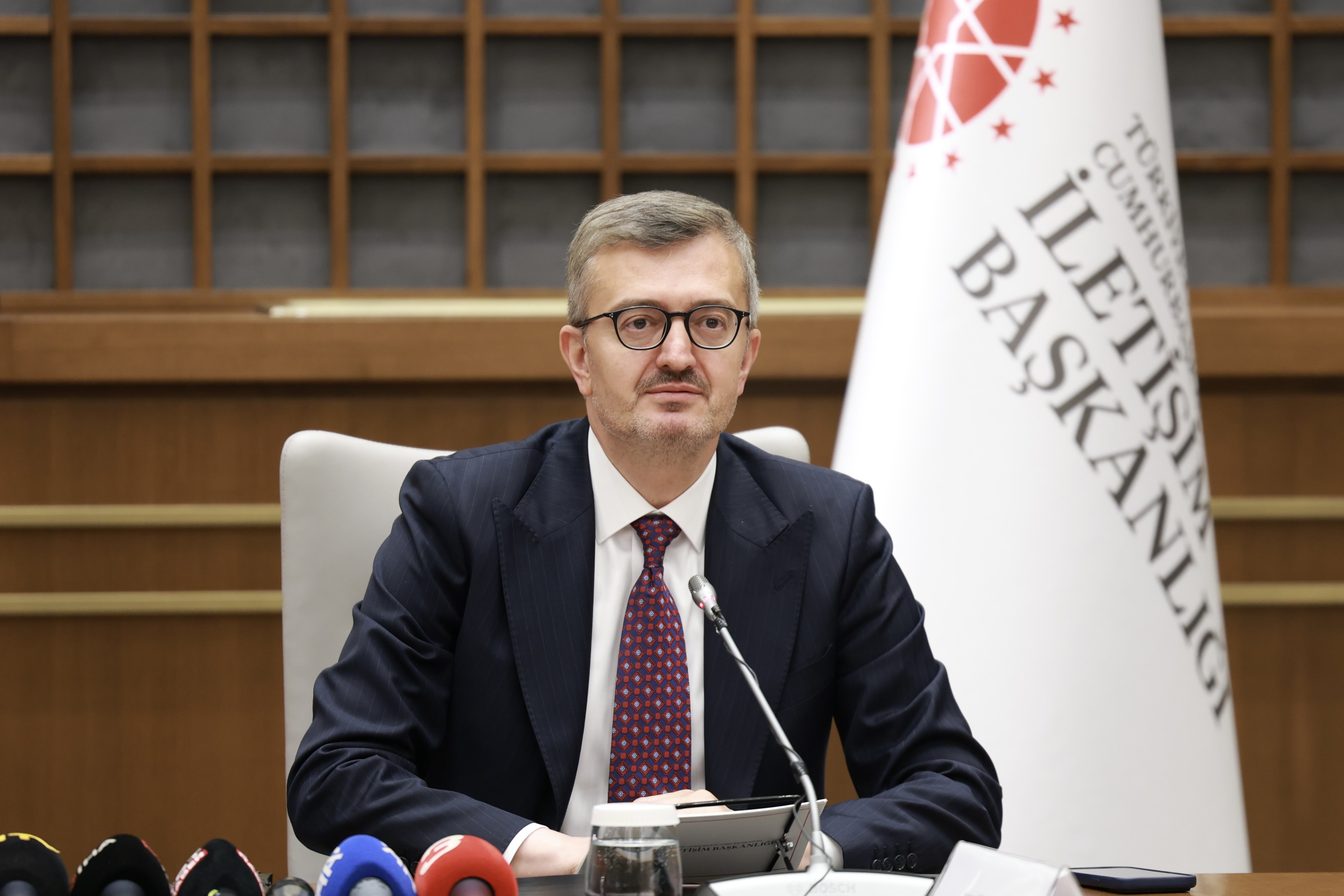 İletişim Başkanı Duran'dan Koruyucu Aile Günü paylaşımı