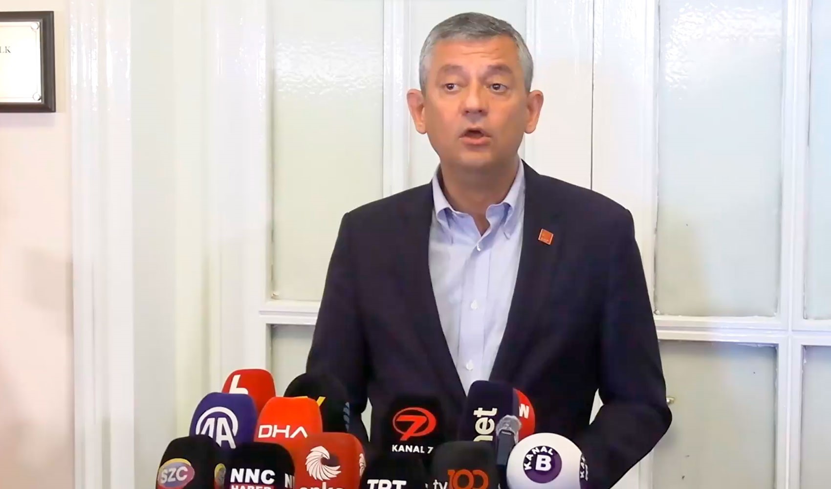 Son Dakika... Özgür Özel MYK toplantısı sonrası konuşuyor! 'Yarın grup toplantısını ben yapacağım'
