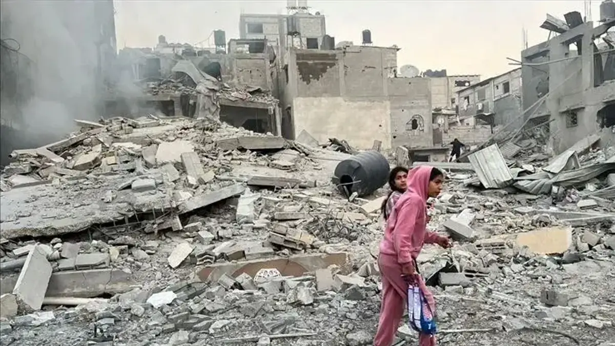Gazze'de açlık kuyruğu! 'Sabah 10'dan öğleden sonra 3'e kadar bekliyorum'