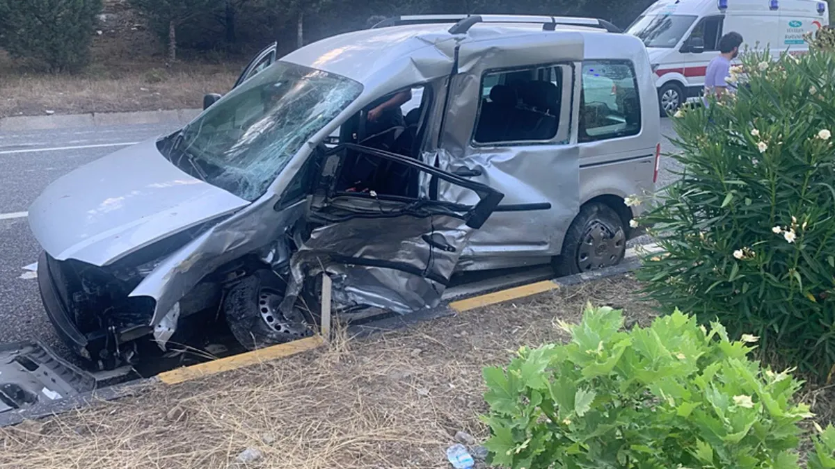 Muğla'da 2 kamyonet çarpıştı: 1 ölü, 3 yaralı!