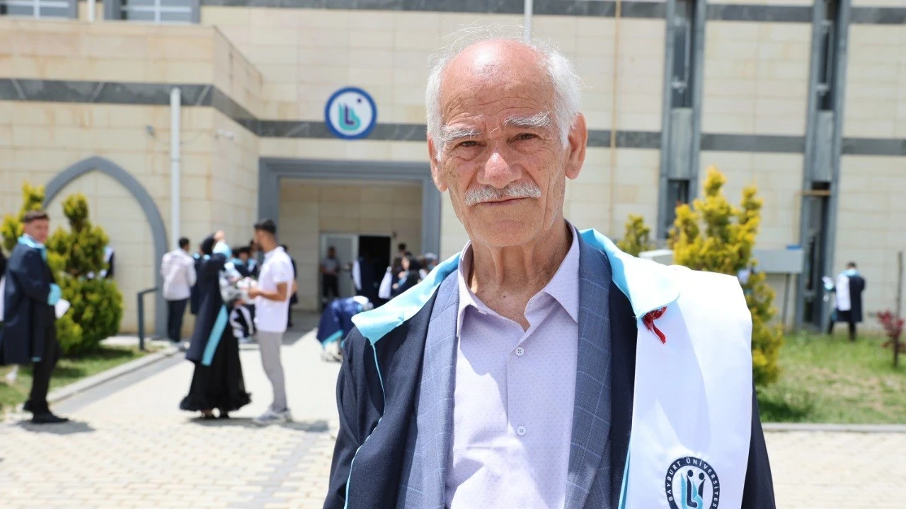 Hayalini yıllar sonra gerçekleştirdi: 75 yaşında üniversiteyi bitirdi