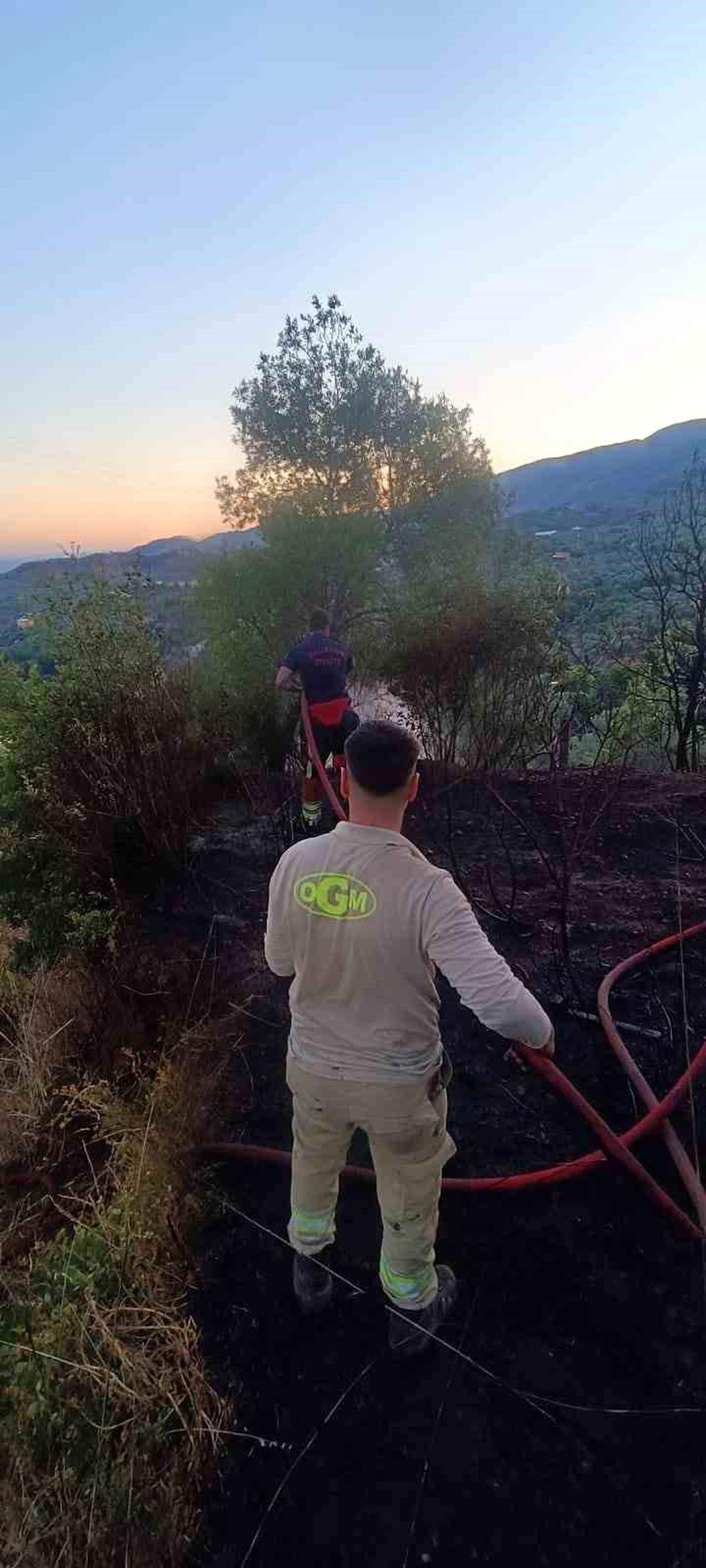 Çamlıbel de ot yangını korkuttu