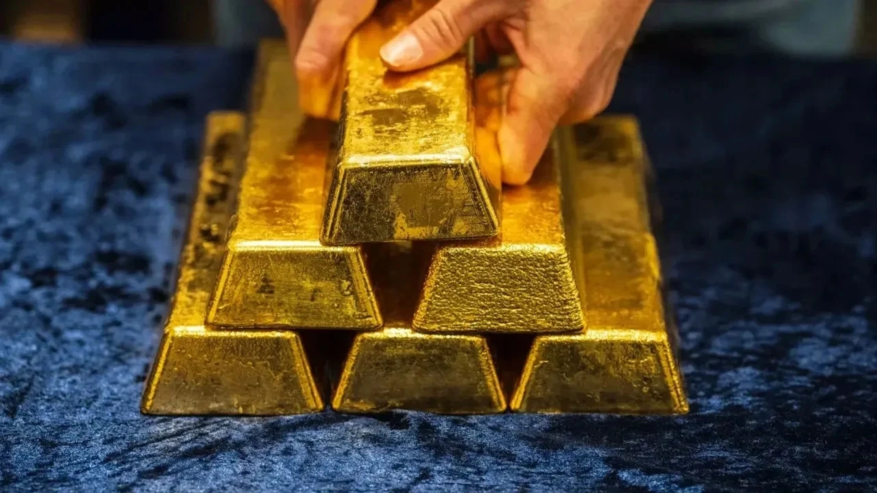 Altın dibin dibini görecek: Ünlü banka tarihi fırsatı açıkladı