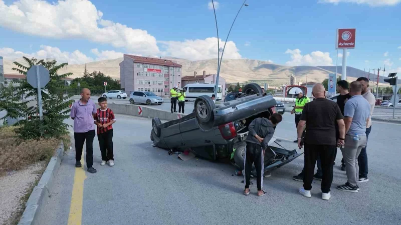 Kontrolden çıkan otomobil takla attı: Sürücü yaralı