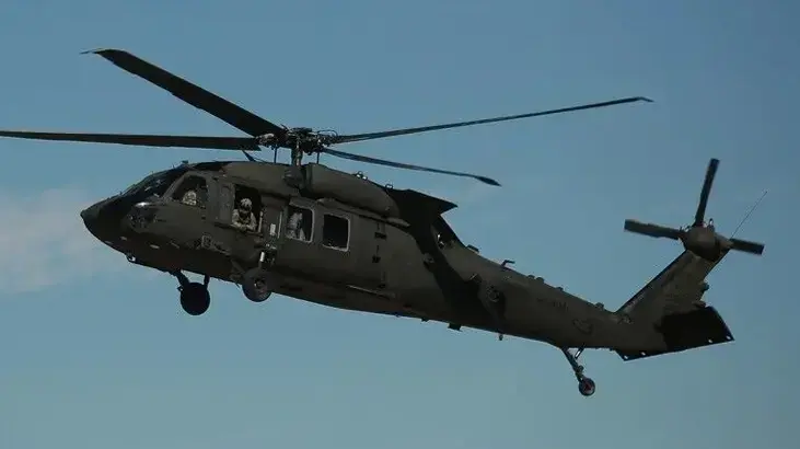 Washington'da hareketli dakikalar! Askeri helikopter acil iniş yaptı