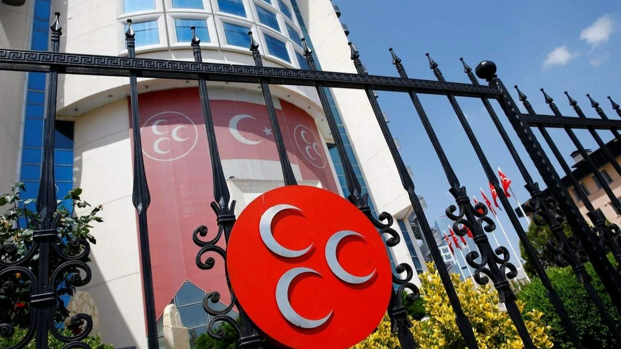 MHP'de değişim rüzgarı devam ediyor: 3 il teşkilatı daha feshedildi