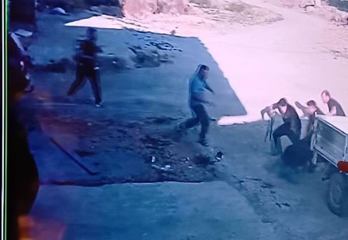 'Çöp dökme' kavgasında av tüfeğiyle vurulan kişi yaralandı; olay anı kemarada