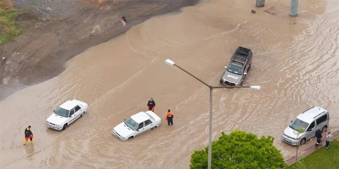 Niğde'de sel felaketi: 1 kişi hayatını kaybetti, 5 kişi yaralandı