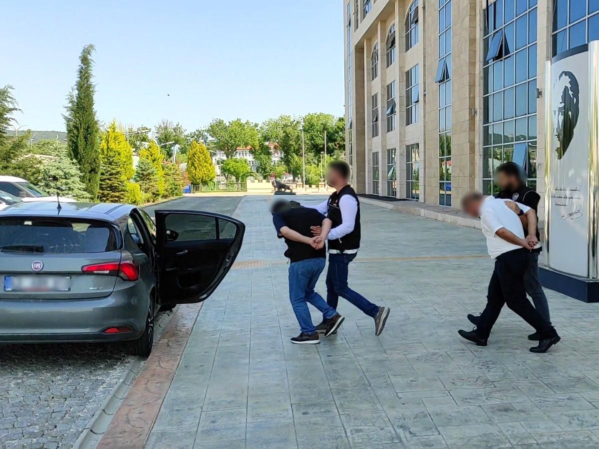 Uşak'ta uyuşturucu operasyonlarında gözaltına alınan 16 şüpheli tutuklandı