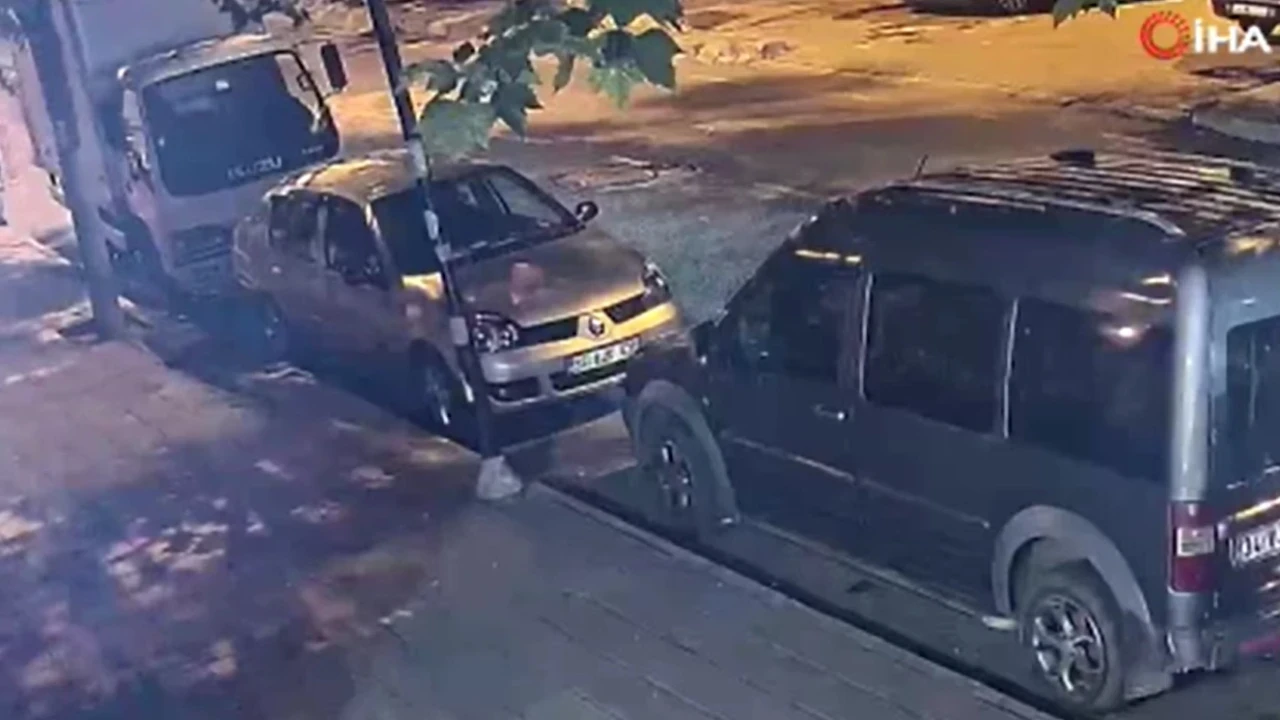 Park halindeki kamyonete çarpıp kaçtı: Kaza kamerada