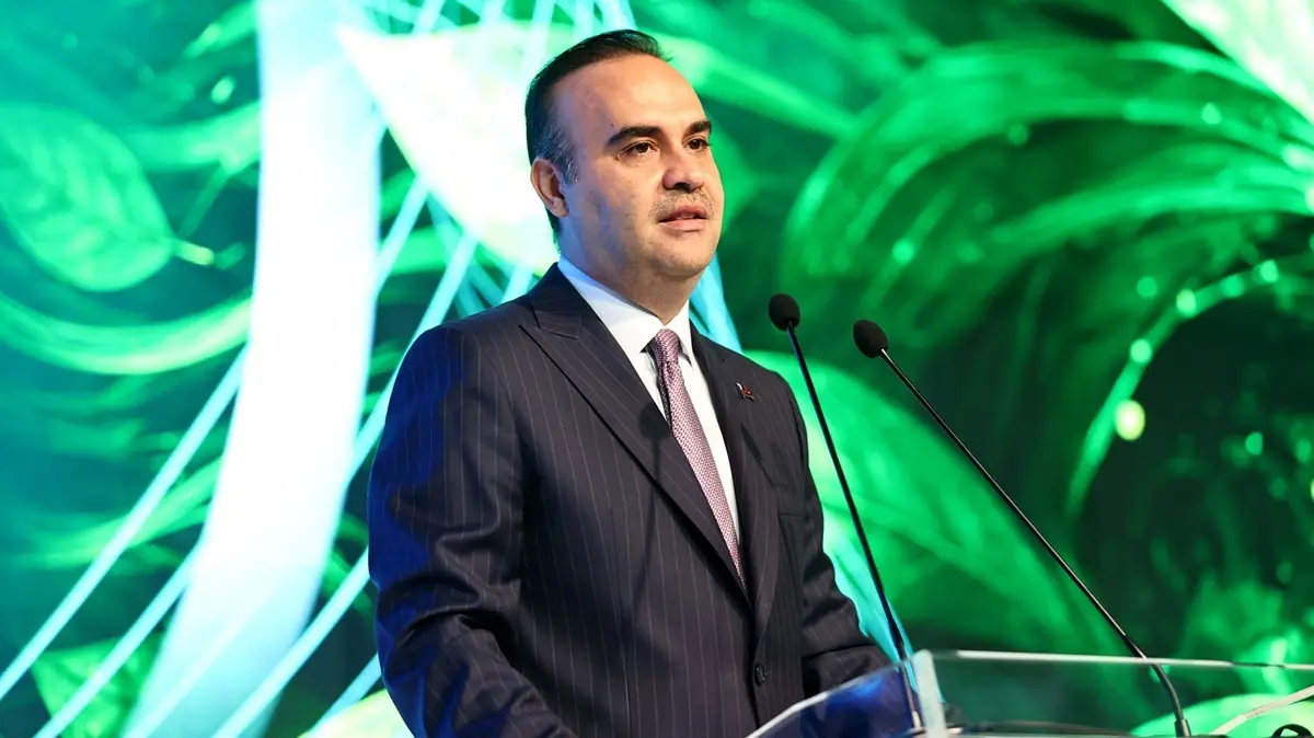 Bakan Kacır'dan Sıfır Atık Forumu'nda yoğun diplomasi trafiği