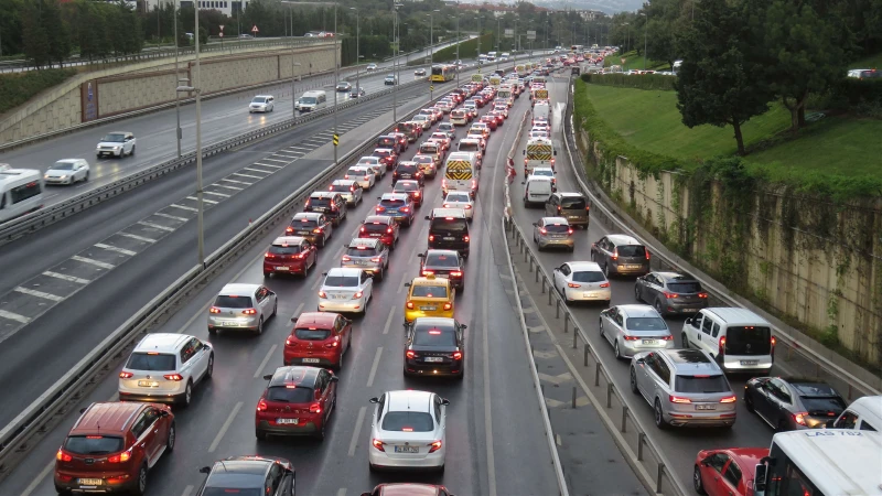 7 Temmuz’da yasaklanıyor: Bu şartı sağlamayan araçlar trafiğe çıkamayacak