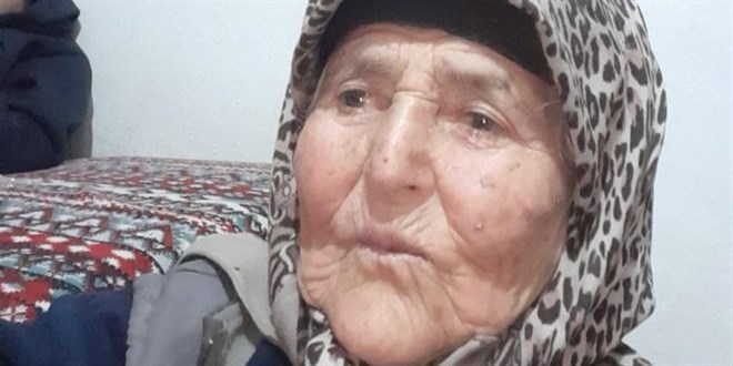 Tarlada uyuyan kadın iş makinesinin altında can verdi