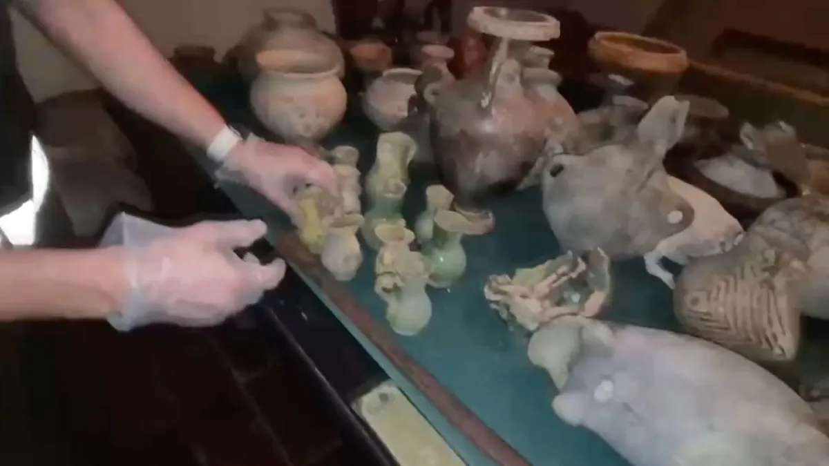 İstanbul'da tarihi eser kaçakçılarına darbe! 10 binden fazla kültür varlığı ele geçirildi
