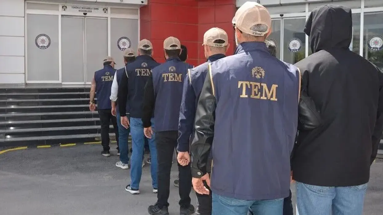 FETÖ'ye geçit yok! Operasyonlarda 51 şüpheli tutuklandı