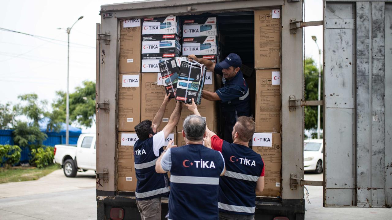 TİKA'dan Venezuela'ya 2 kamyon barınma ve temel yaşam malzemesi desteği
