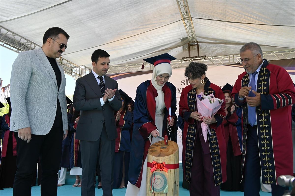 Suşehri'nde mezuniyet töreni düzenlendi