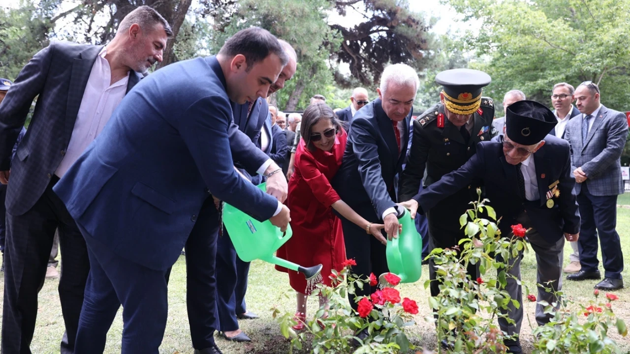 253 Şehit için 253 gül: Kırklareli'nde anlamlı 10. yıl anması