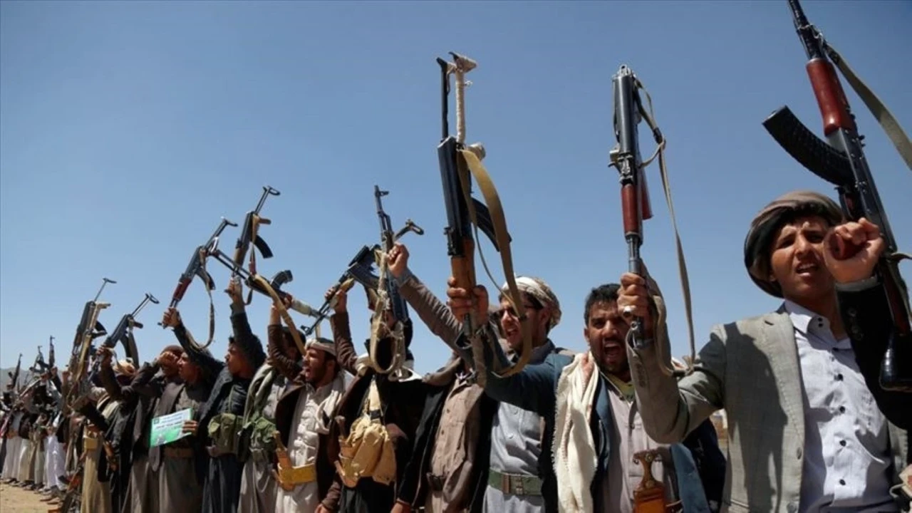 Küresel petrol ticaretine yeni darbe: Suudi Arabistan'a karşı 'deniz ablukası' ilan ettiler