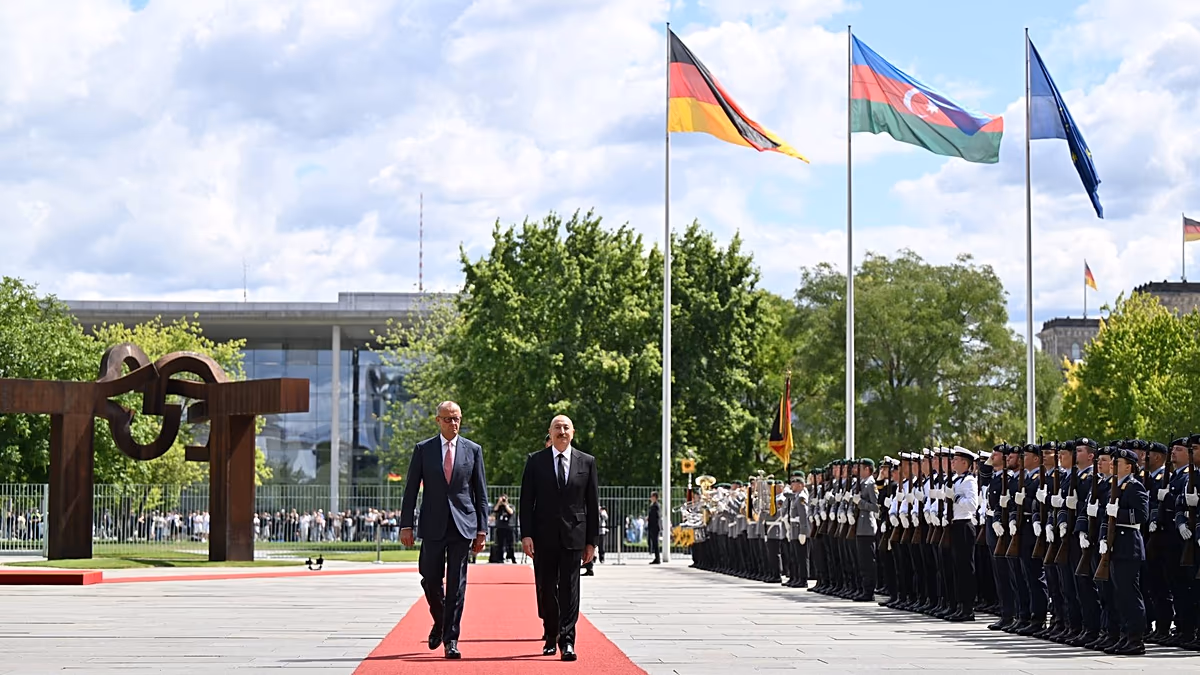 Aliyev, Berlin'de enerji ve ticaret ilişkilerini güçlendiriyor