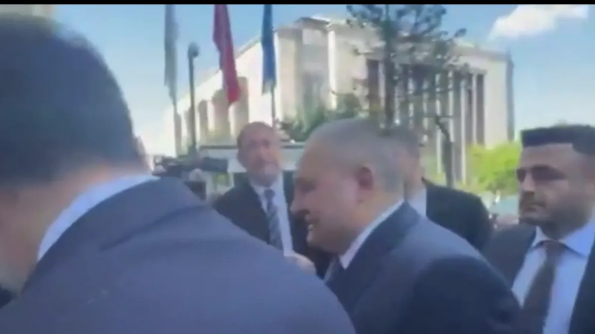 3 belediye başkanı daha AK Parti'ye katılıyor! Rozetleri Başkan Erdoğan takacak