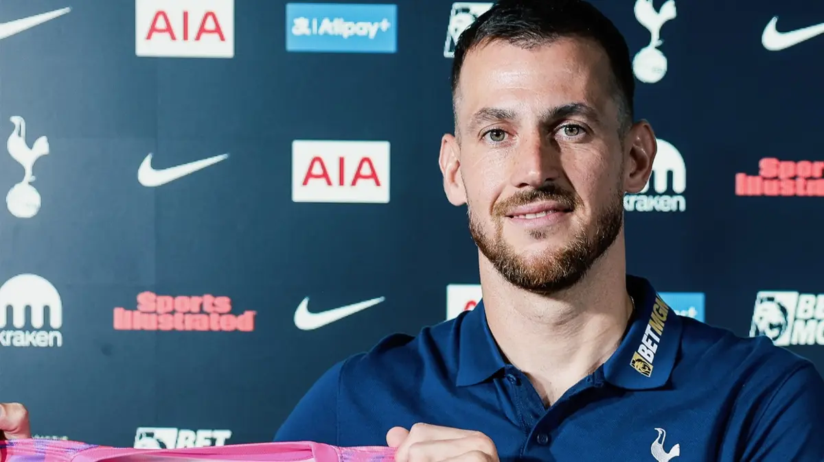 Tottenham, 37 yaşındaki kaleciyi kadrosuna kattı