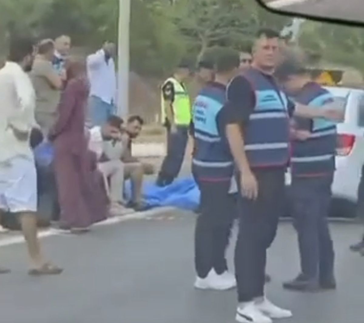 İzmir’de iki otomobil çarpıştı: 1 ölü, 5 yaralı