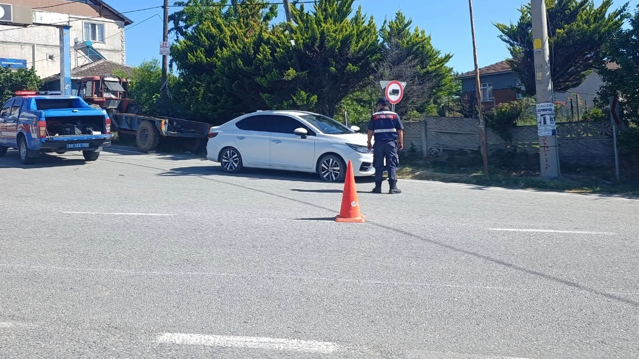 Otomobilde başından vurulmuş halde bulunan genç hayatını kaybetti