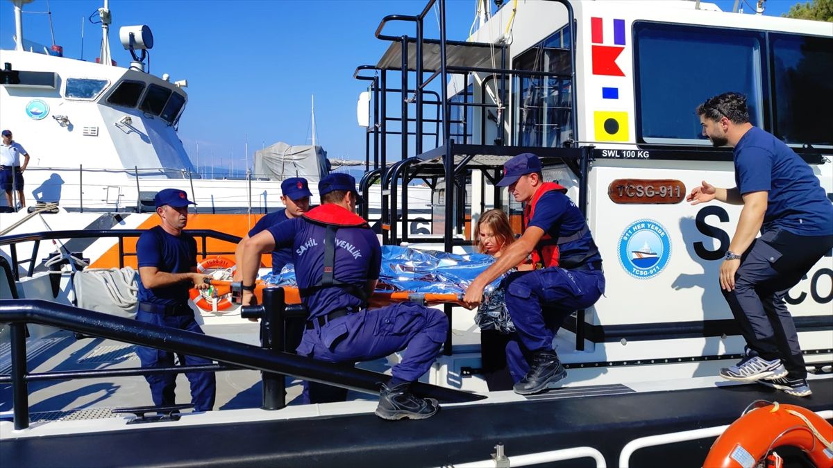 Fethiye açıklarında teknelerde yaralanan 2 kişiye tıbbi tahliye