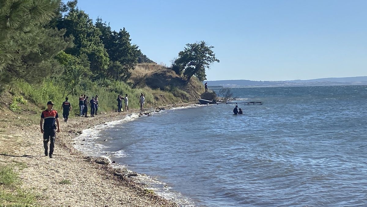 Çanakkale'de denizde kaybolan kız çocuğu için arama çalışmaları sürüyor