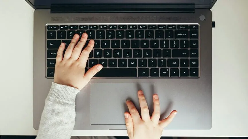 Avustralya, teknoloji şirketlerinin çocuk istismarıyla mücadelesinde "ciddi eksiklikler" buldu