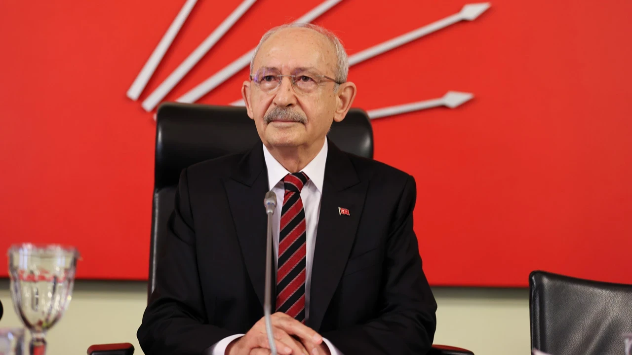 Sakın başka bir partiye gitmeyin, beni bekleyin